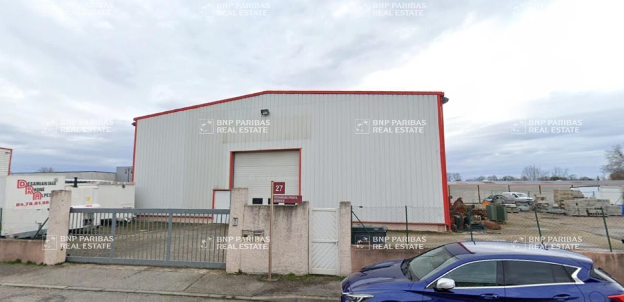 704 m² pour ce activité en location à Saint laurent de mure