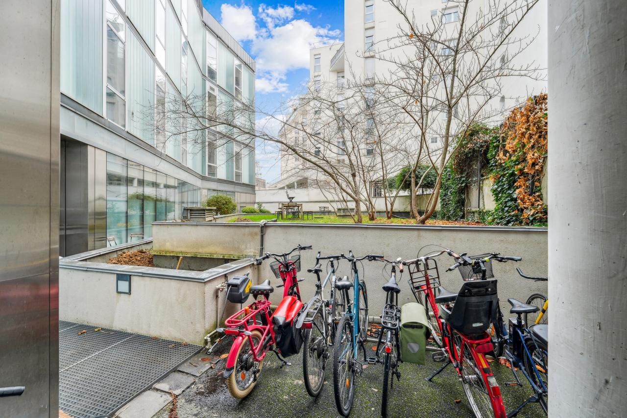 1107 m² pour ce bureaux en location à Paris