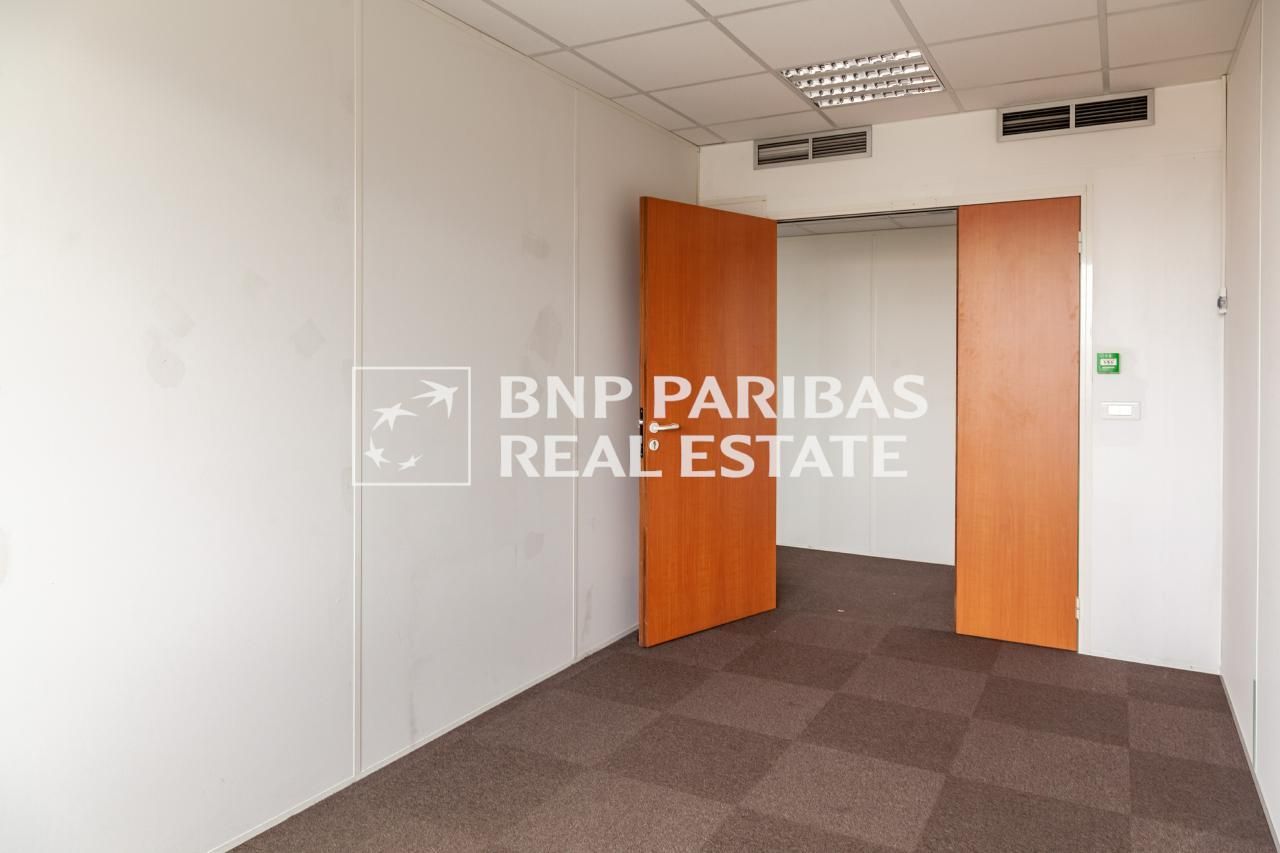 854 m² pour ce bureaux en location à Charenton le pont
