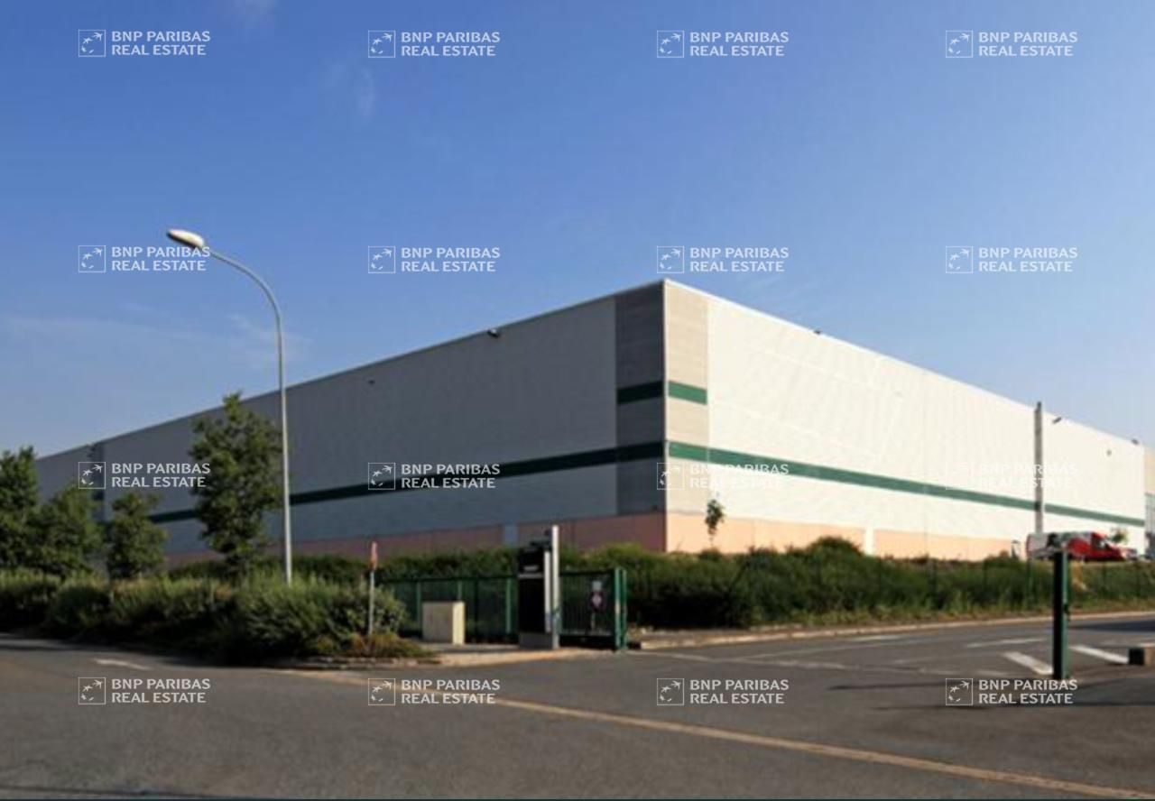 13326.94 m² pour cetentrepôts classe a en location à Ingré