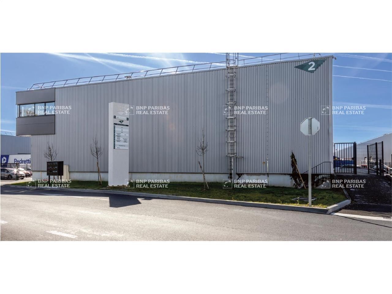 2406.5 m² pour ce activité en location à Bruges