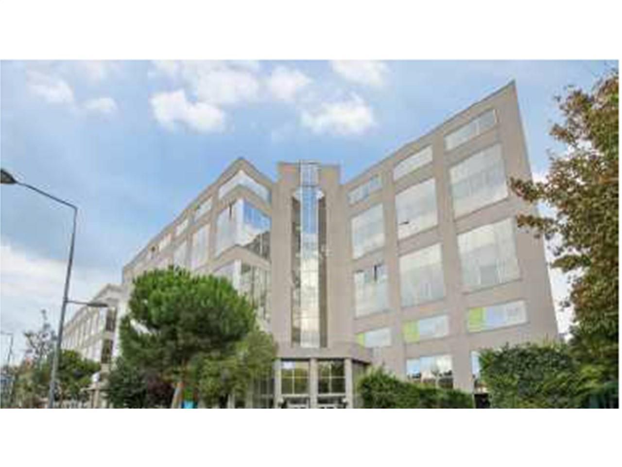 Location Bureaux 1696 m² divisibles 94800 Villejuif