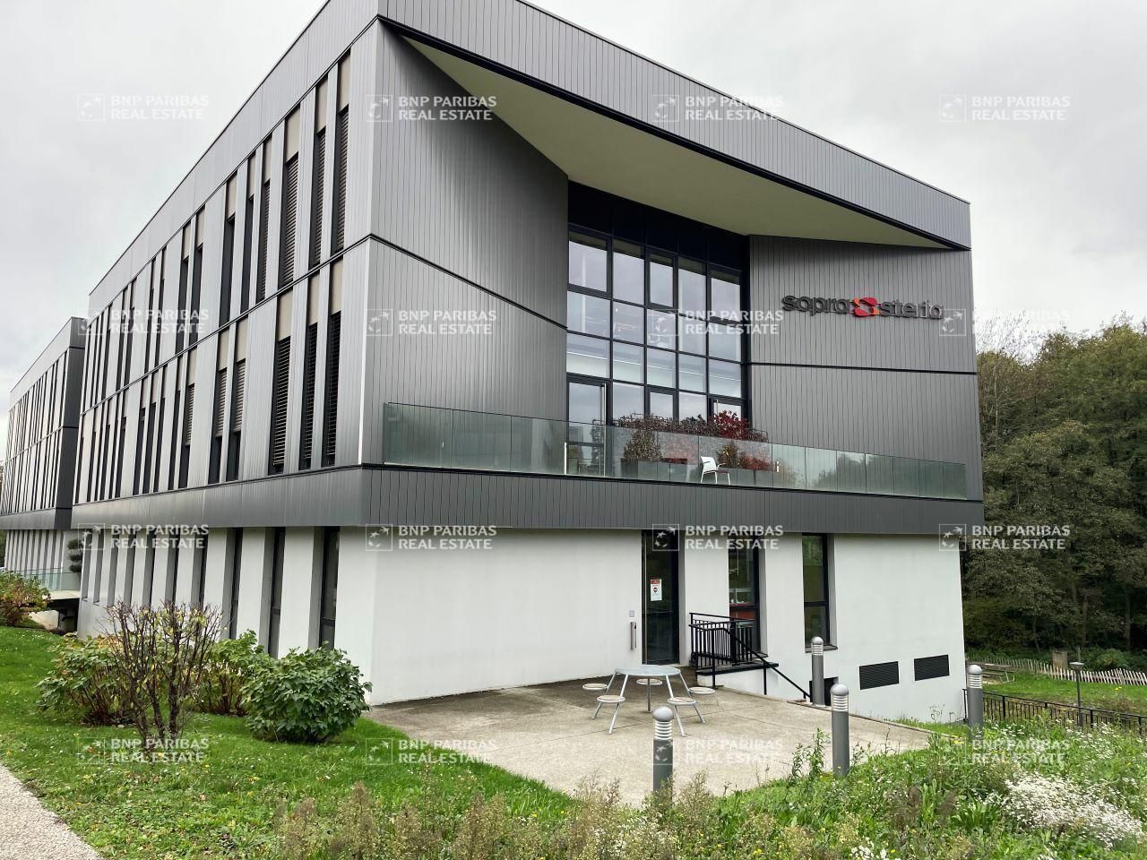 2848 m² pour ce bureaux en location à Limonest