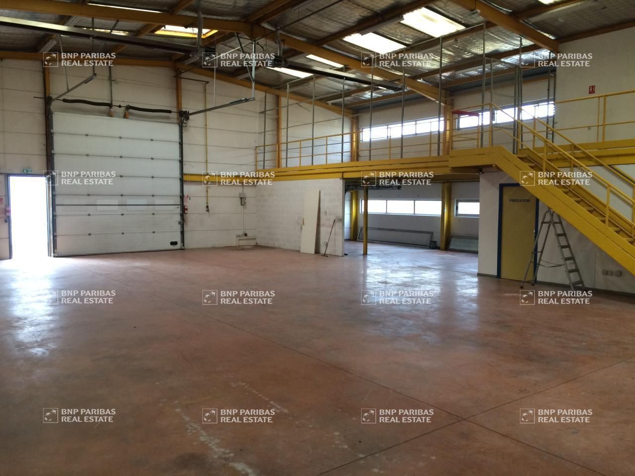 486 m² pour ce activité en location à Vitrolles