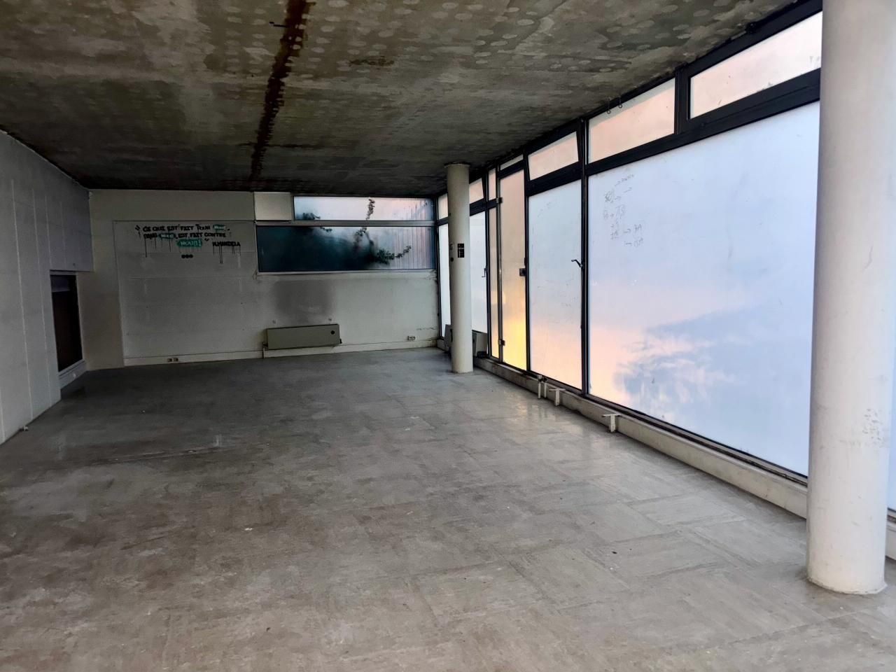 192.4 m² pour ce bureaux en location à Paris