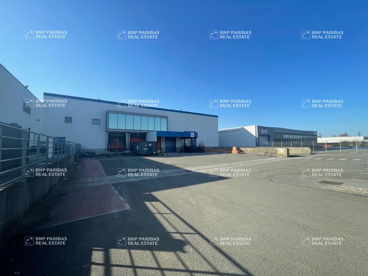 2250 m² pour ce activité en location à Wasquehal