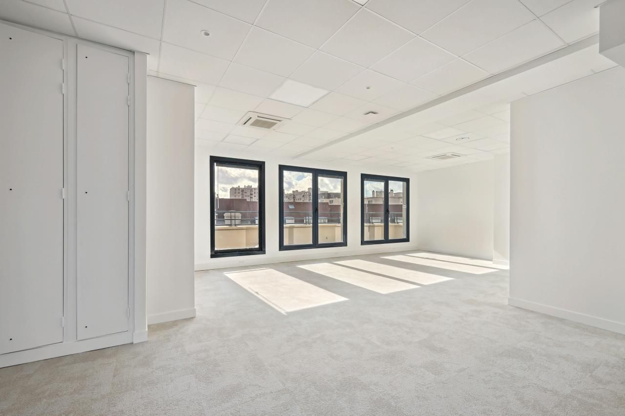 3687.46 m² pour ce bureaux en vente à Bourg la reine