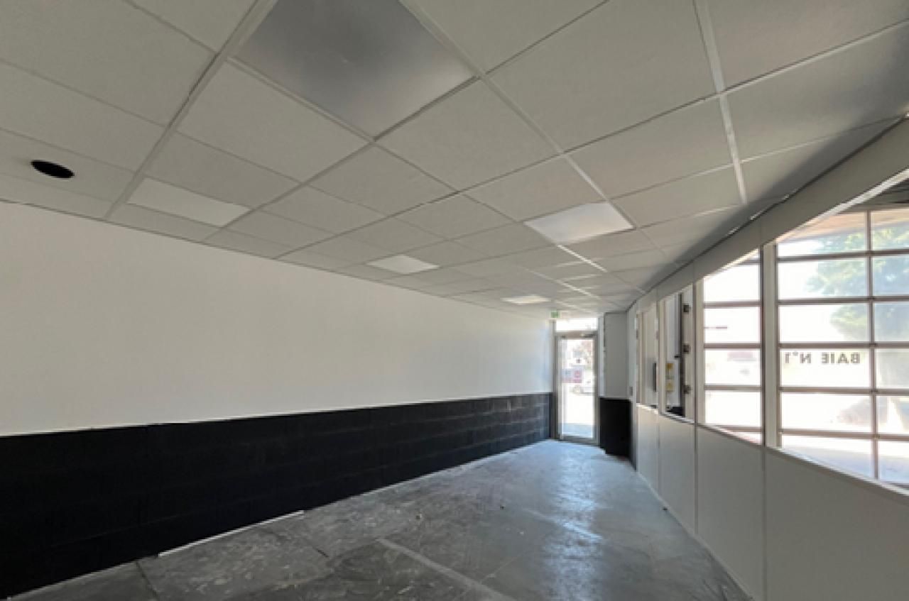 740 m² pour ce activité en location à Vénissieux