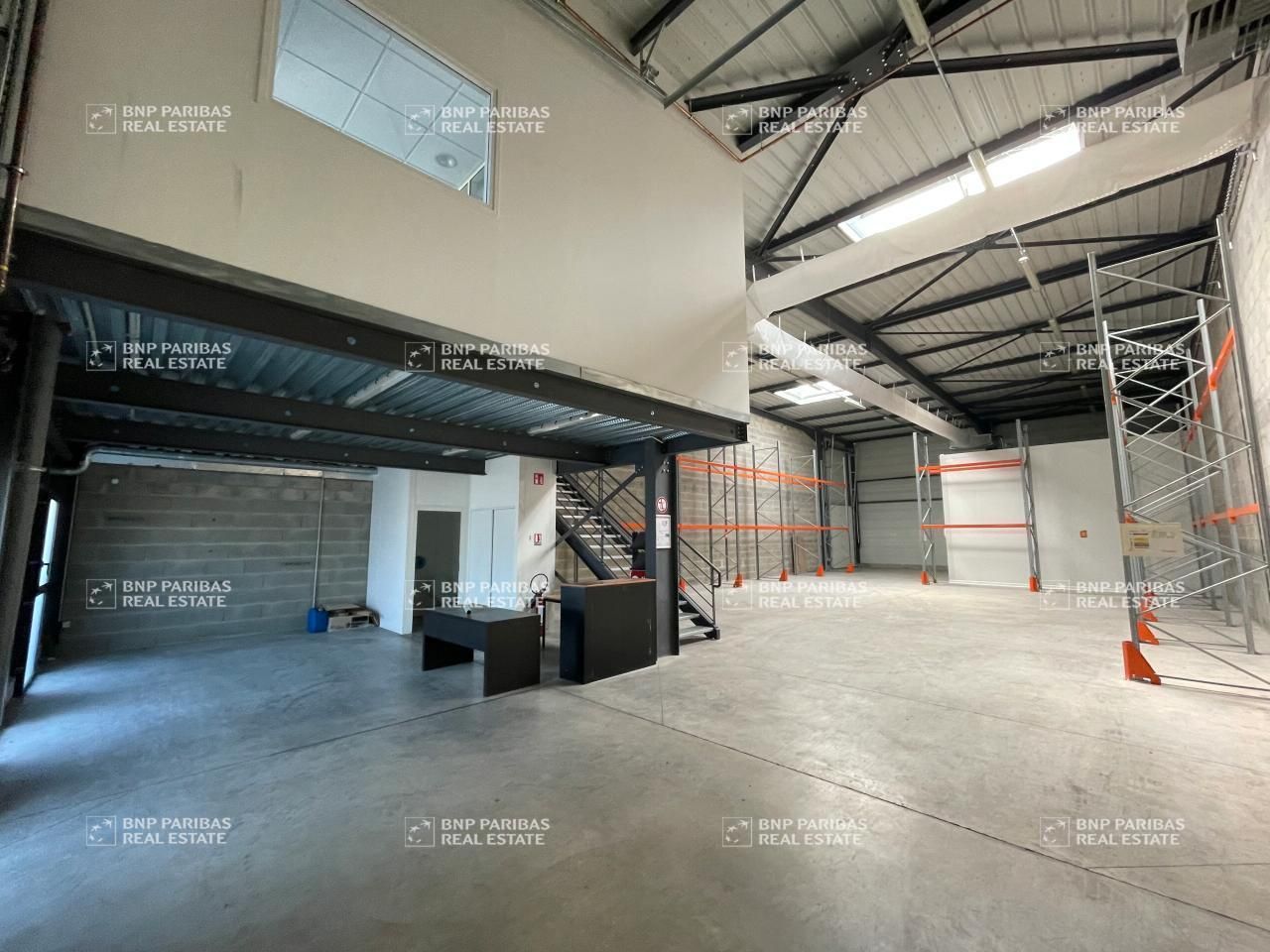 372.55 m² pour ce activité en vente à Corbas