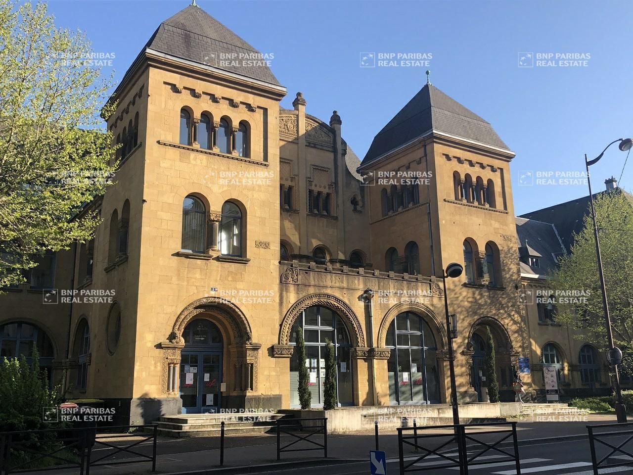 3083.62 m² pour ce bureaux en location à Metz