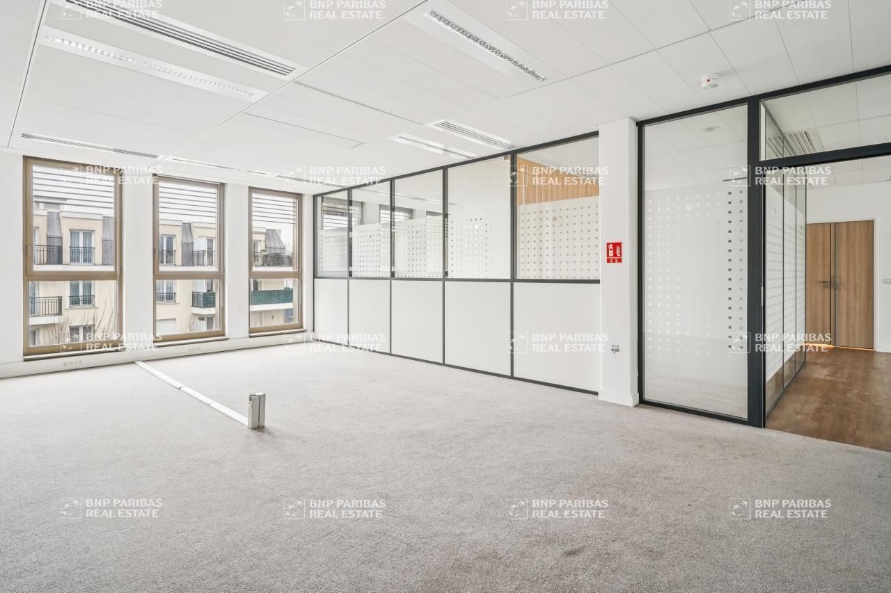 1725 m² pour ce bureaux en location à Chatenay malabry