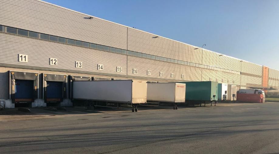 18987 m² pour cetentrepôts classe a en location à Houplines
