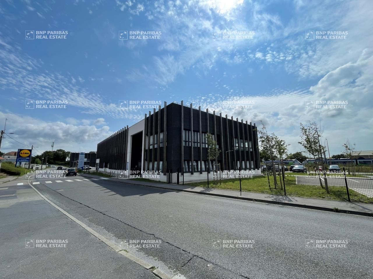 Vente Bureaux 750 m² divisibles 62630 Étaples