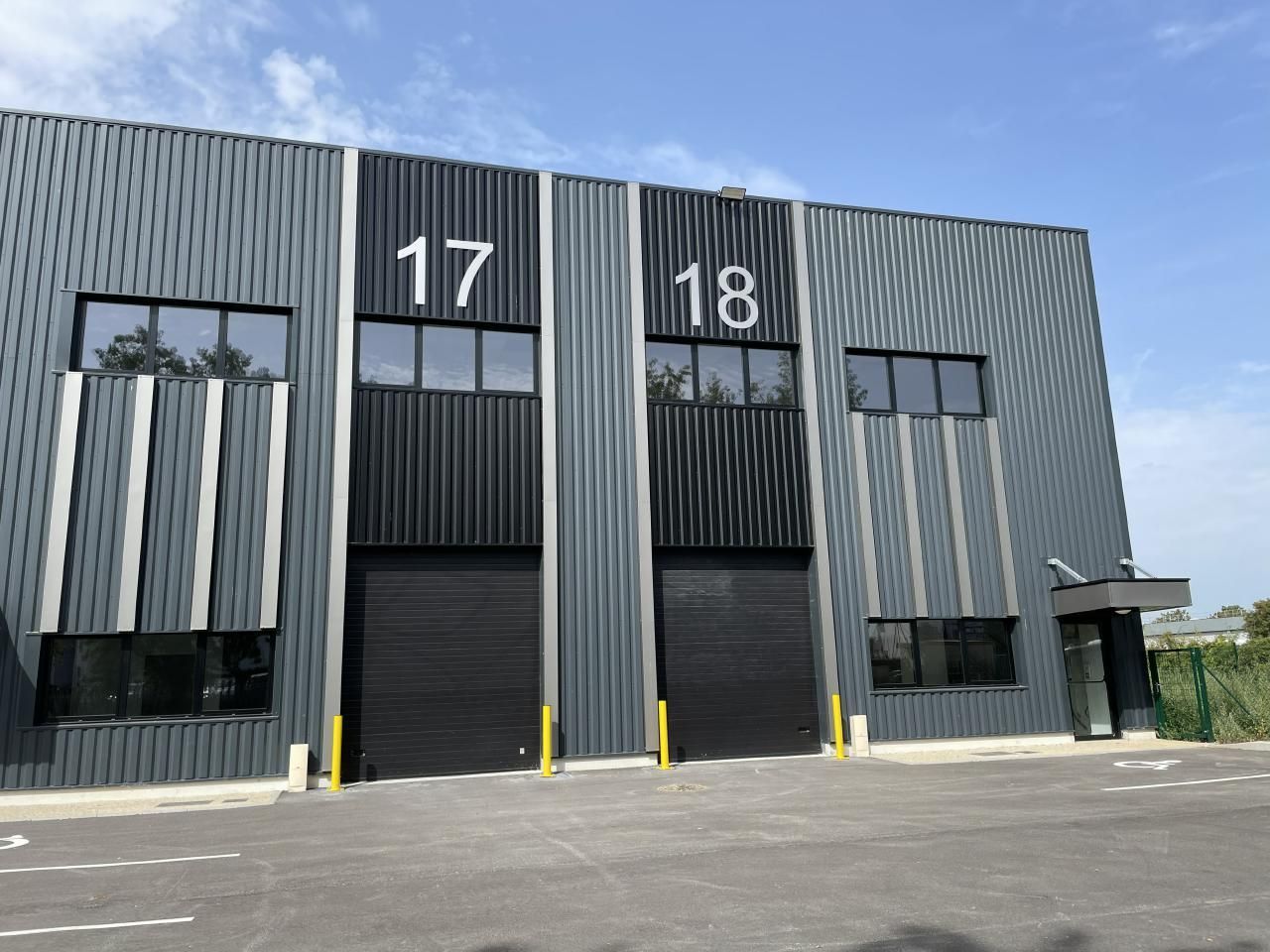 Location PME-PMI 268 m² non divisibles 95800 Cergy