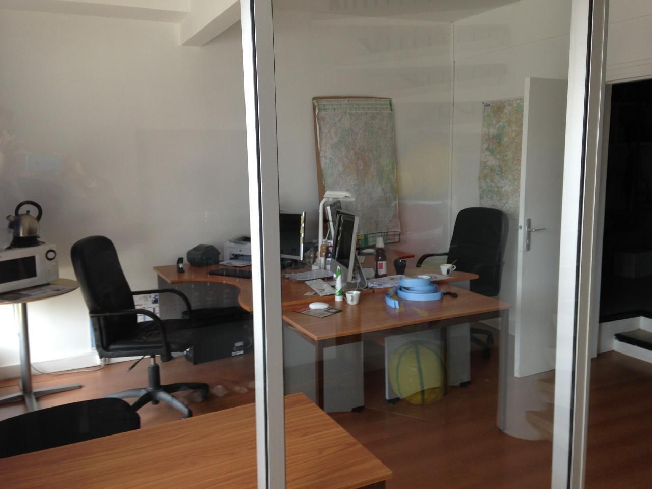 696 m² pour ce pme-pmi en location à L hay les roses