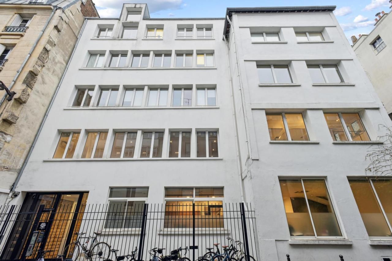 941 m² pour ce bureaux en location à Paris