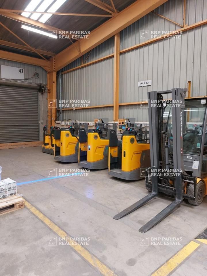 2487 m² pour cetentrepôts classe c en vente à Nîmes