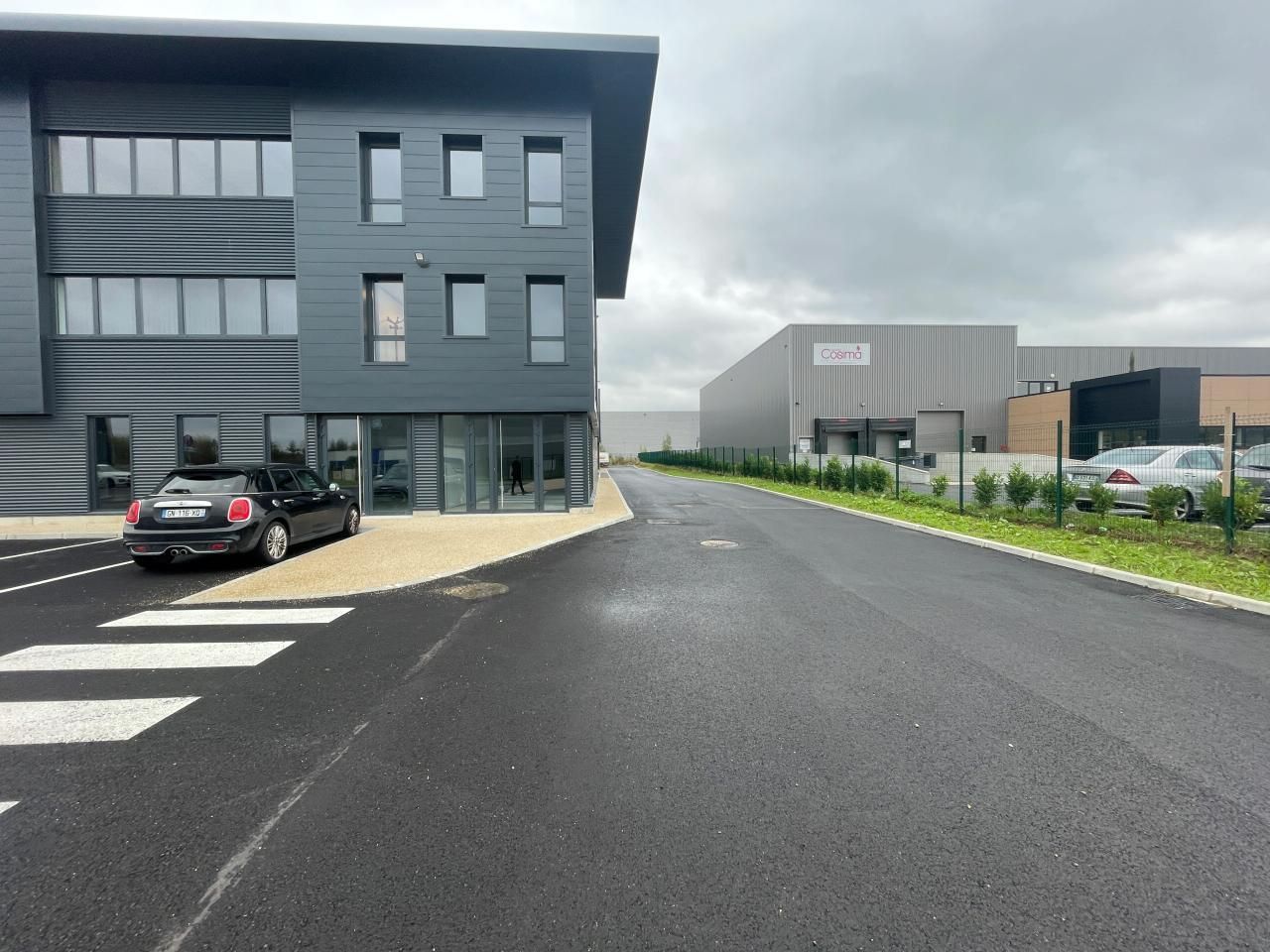 Location PME-PMI 1607.16 m² divisibles 91250 Tigery