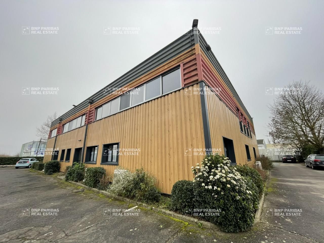 340 m² pour ce bureaux en location à Saint-pierre-des-corps
