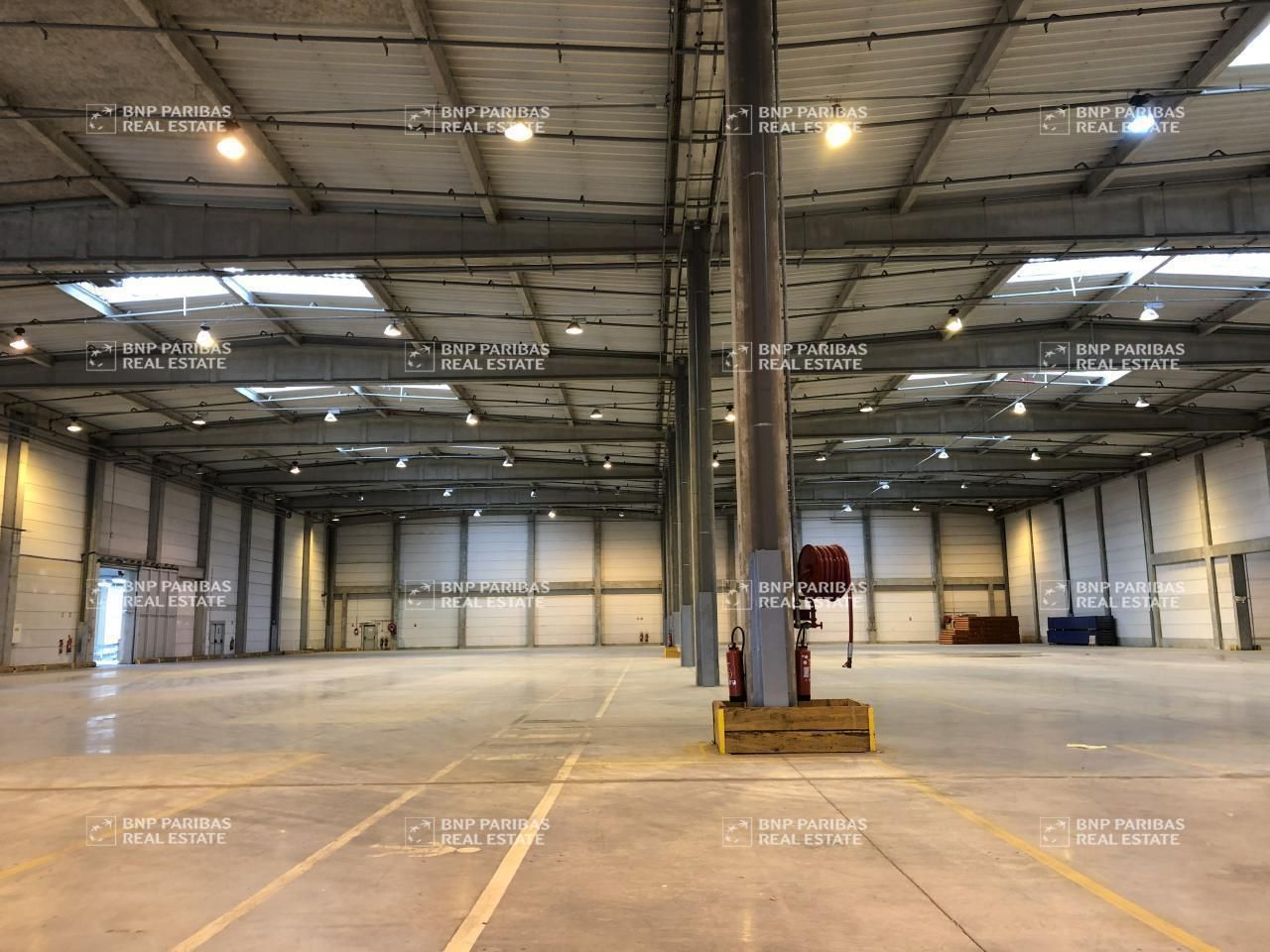 19812 m² pour cetentrepôts classe a en location à Le plessis-belleville