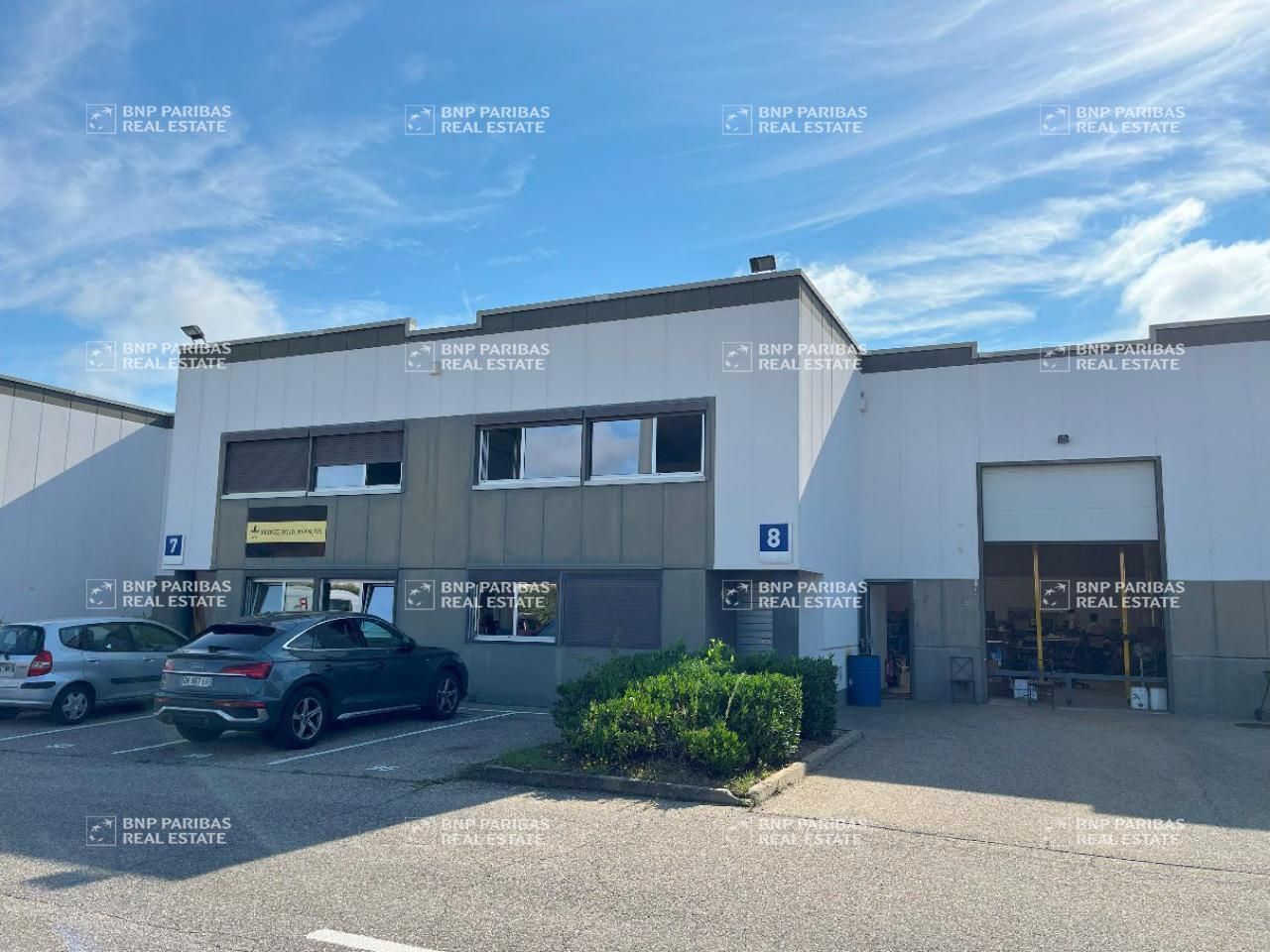 Location Activité 1926 m² divisibles 69150 Décines-charpieu