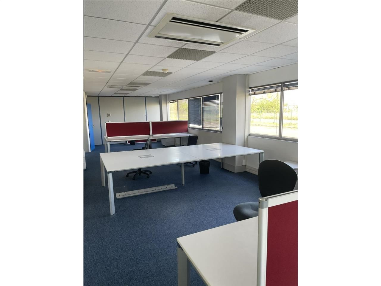 1933 m² pour ce bureaux en vente à Bruges