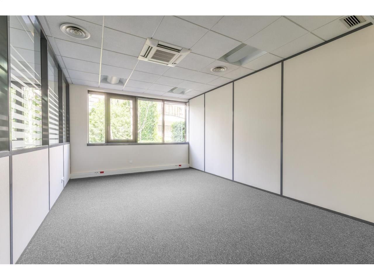170 m² pour ce bureaux en location à Issy les moulineaux