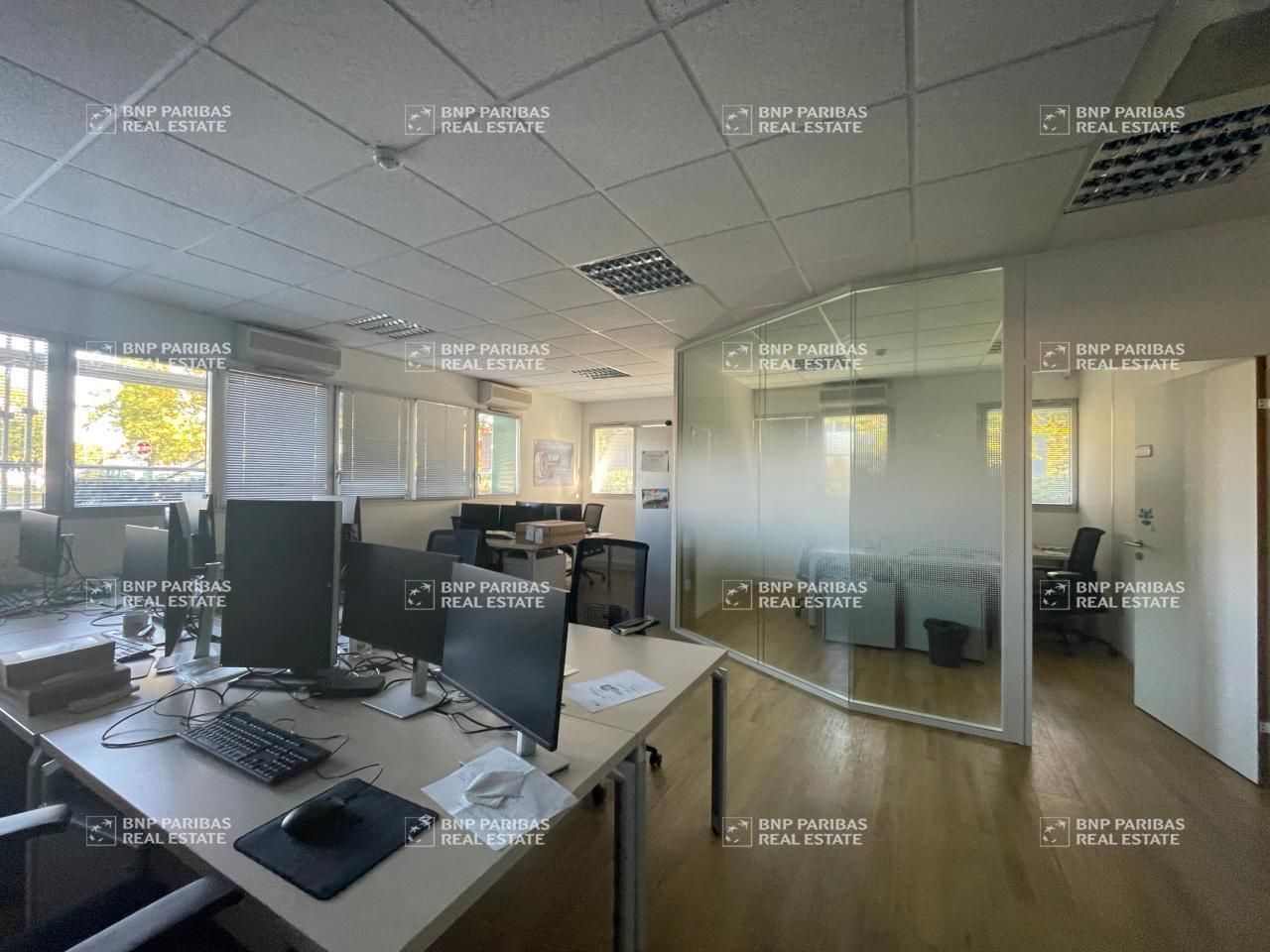 598 m² pour ce bureaux en location à La chapelle-sur-erdre