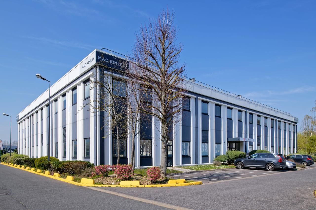 Location PME-PMI 2263 m² divisibles 91090 Lisses