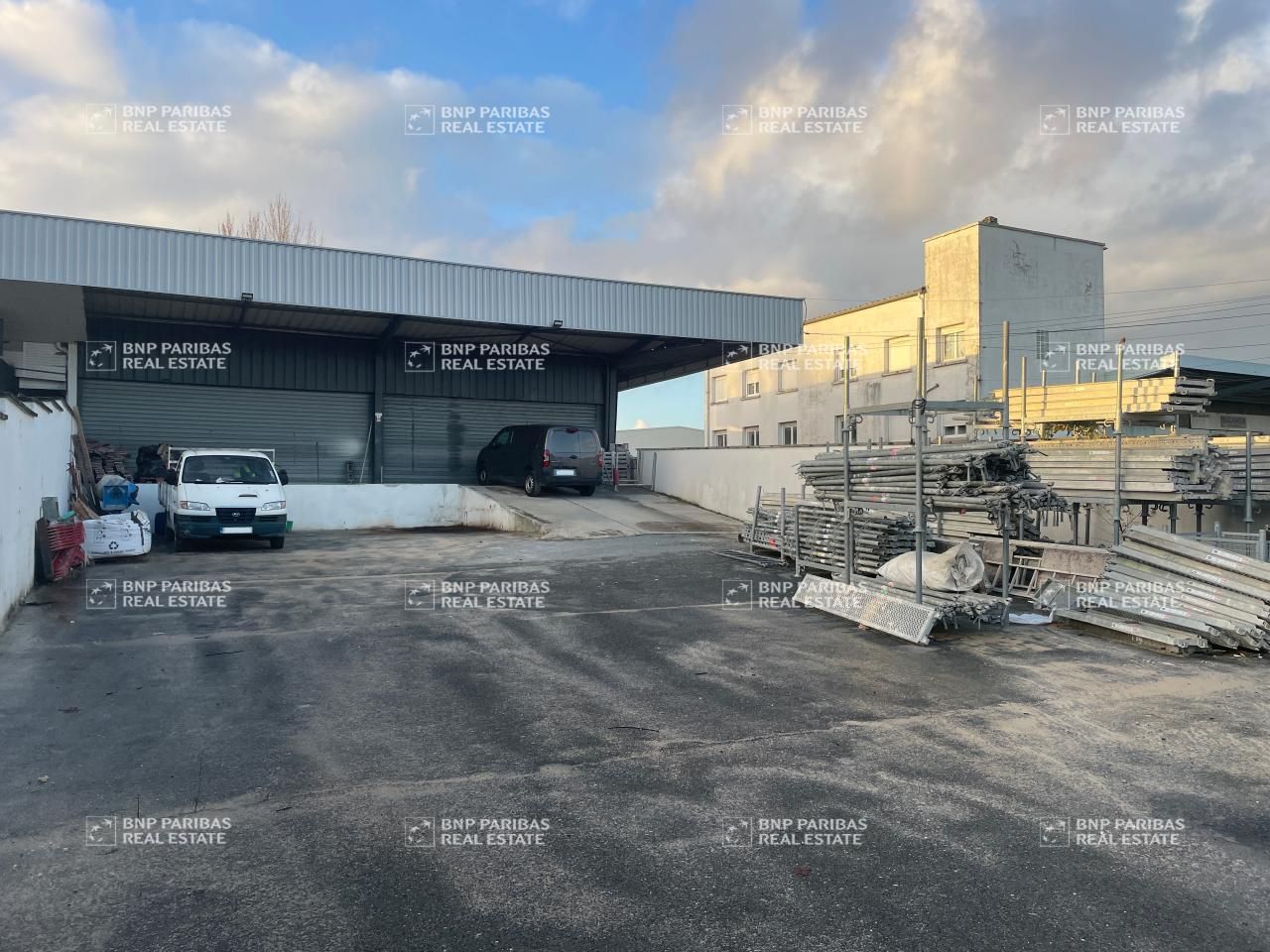 Location Activité 225 m² non divisibles 33100 Bordeaux