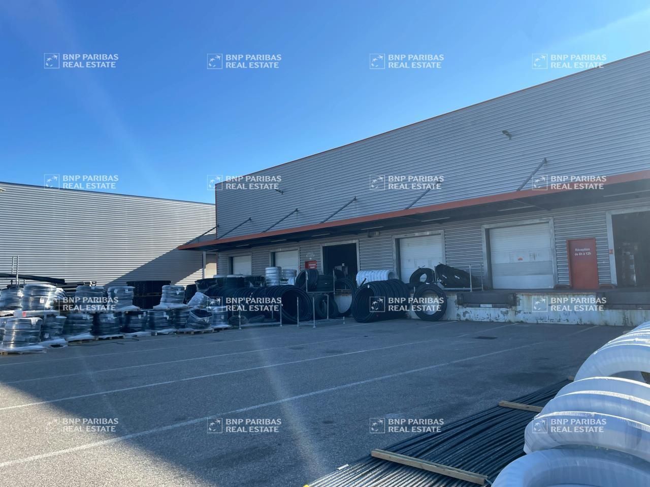 Location Activité 3350 m² non divisibles 69720 Saint laurent de mure