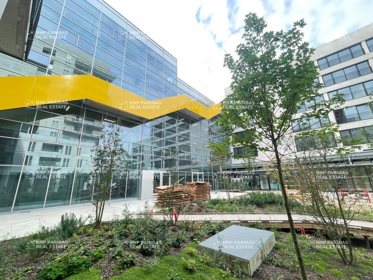 277.57 m² pour ce local commercial en location à Nantes