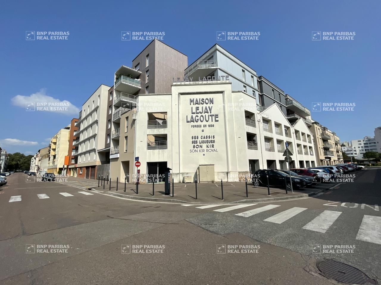 143 m² pour ce bureaux en location à Dijon