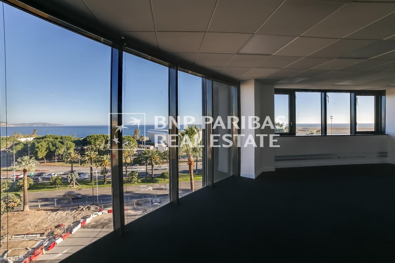 1711 m² pour ce bureaux en location à Nice