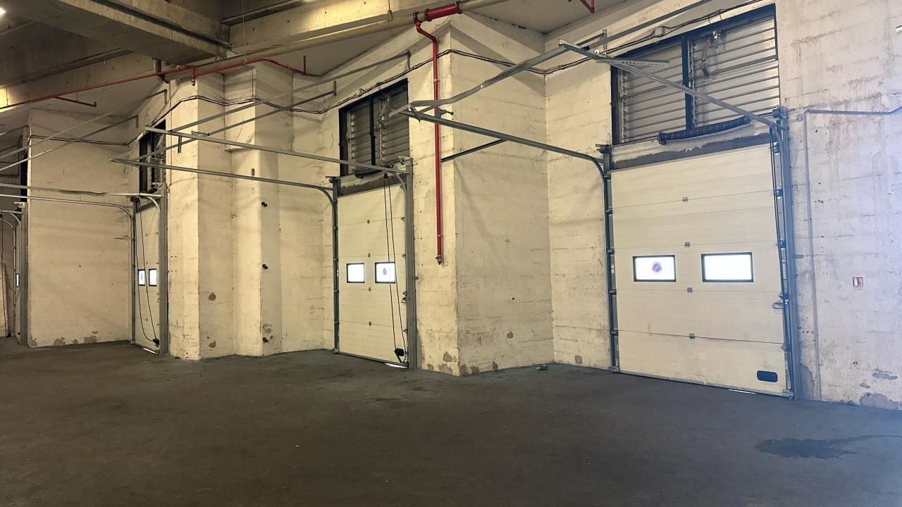 6171.97 m² pour ce activité en location à Pantin