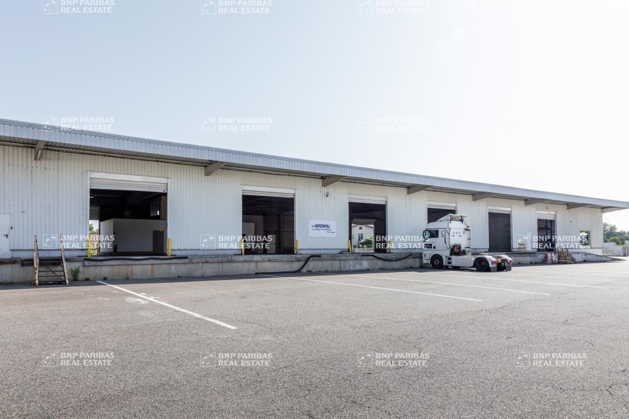 858 m² pour ce activité en location à Portet-sur-garonne