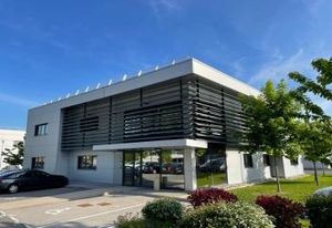 Location bureaux Archamps - Zone d'ARCHPARC, proche stationnements
