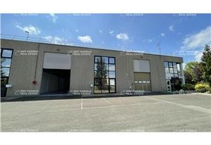 Lots d'activité et bureaux à louer Coignières - Parkings extérieurs