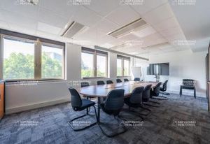 Location bureaux Guyancourt - Accès facile et environnement calme
