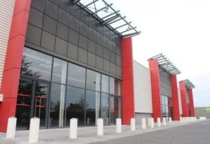 Location local commercial Châteaubriant - Parking commun