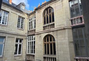 Vente bureaux Nantes - Proche transports en commun et parking commerce