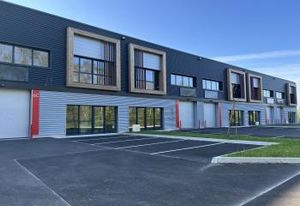 Location locaux neufs avec quais Saint-Étienne-de-Montluc - Proximité N144