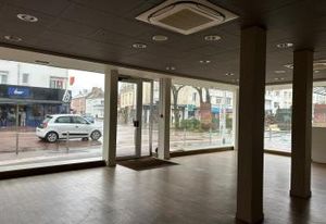 Local commercial à louer Saint-Nazaire centre-ville - Vitrine d'angle