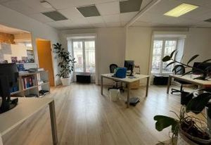 Location bureau Nantes centre - Proche bus, tramway et gare