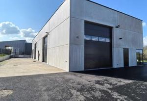 Locaux d'activité à vendre Saint-Nazaire - Avec pont roulant 3,2T