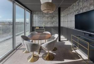 Bureaux créatifs Ile de Nantes - Tram Chantiers Navals - Ecoles de design
