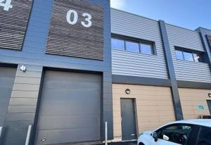 Locaux d'activité à vendre Orvault - Parc récent et bien desservi