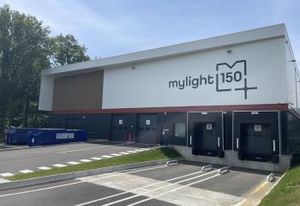 Location entrepôt logistique neuf Sautron - Quais niveleurs