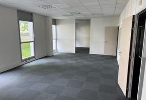 Vente bureaux Nantes Chantrerie - 42 stationnements - Parc tertiaire Europarc