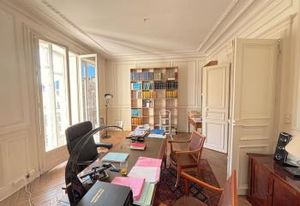 Vente bureaux haussmanniens Nantes centre - Proximité tramway, bus et gare